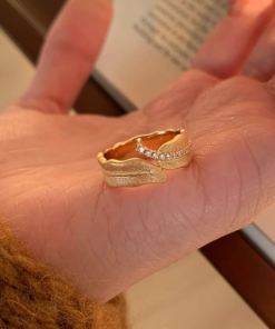 Retro Gold Brushed Wheat Ear Leaf Ring for Women - Unique High-End Finger Ring, 2025 Style, Elegant Fashion Statement