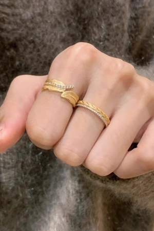 Retro Gold Brushed Wheat Ear Leaf Ring for Women - Unique High-End Finger Ring, 2025 Style, Elegant Fashion Statement