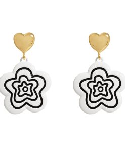 Retro Golden Heart Drop Earrings with French White Flower Design, Tea-Themed Ear Studs for a Unique and Elegant Look