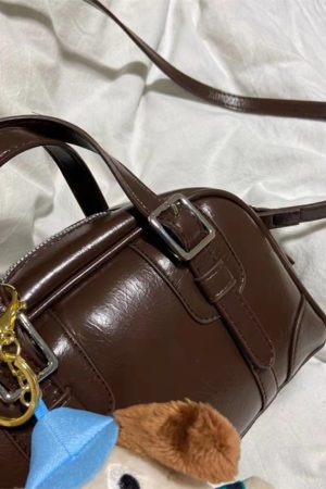 Retro Handheld Crossbody Bag - High-End Versatile Shoulder Bag for Women - 2025 Autumn Winter Small Fashion Accessory