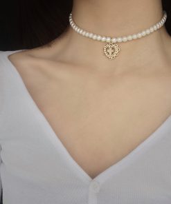 Retro Heart Cross Pendant Pearl Necklace for Women - Vintage Clavicle Chain Jewelry, Perfect for Y2K and Korean Style Fashion