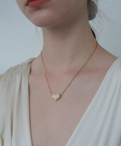 Retro Heart-Shaped Necklace for Women, Floating Heart Pendant Clavicle Chain, Simple Personalized Jewelry, Y2K Style