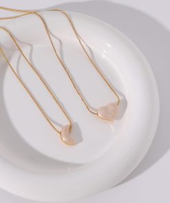 Retro Heart-Shaped Necklace for Women, Floating Heart Pendant Clavicle Chain, Simple Personalized Jewelry, Y2K Style