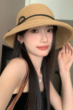Retro Hepburn-Style Wide Brim Fisherman Hat for Women - Artistic Sun Protection Beach Accessory