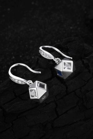 Retro High-End Geometric Zircon Earrings for Women - 2025 Niche Temperament Versatile Ear Accessories