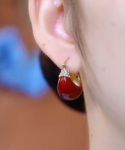 Retro Hong Kong Style Red Dripping Glaze Cradle Earrings - Light Luxury, Versatile Design for Autumn and Winter Fashion