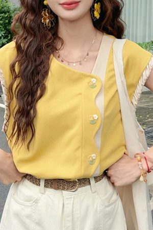 Retro Hong Kong Style Short-Sleeve T-Shirt for Women - Casual Loose Summer Top, Age-Reducing Versatile Fashion 2025