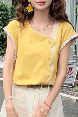 Retro Hong Kong Style Short-Sleeve T-Shirt for Women - Casual Loose Summer Top, Age-Reducing Versatile Fashion 2025