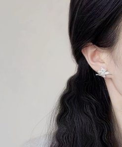 Retro Iris Flower Earrings for Women - Matte High-End Small Mosquito Coil Ear Clips - Trendy 2025 Fashion Accessory