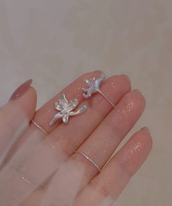 Retro Iris Flower Earrings for Women - Matte High-End Small Mosquito Coil Ear Clips - Trendy 2025 Fashion Accessory