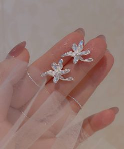 Retro Iris Flower Earrings for Women - Matte High-End Small Mosquito Coil Ear Clips - Trendy 2025 Fashion Accessory