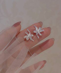 Retro Iris Flower Earrings for Women - Matte High-End Small Mosquito Coil Ear Clips - Trendy 2025 Fashion Accessory