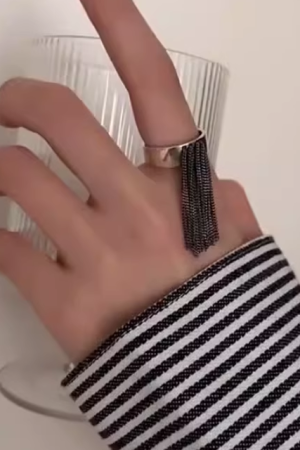 Retro Korean-Style Tassel Open Ring for Women - Exaggerated Vintage Design, Perfect for Parties and Instagram-Ready Looks