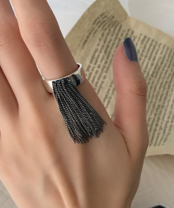 Retro Korean-Style Tassel Open Ring for Women - Exaggerated Vintage Design, Perfect for Parties and Instagram-Ready Looks