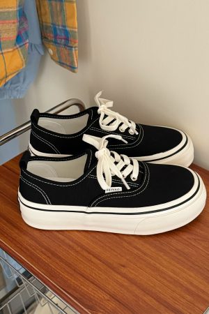 Retro Lace-Up Canvas Shoes for Women - 2025 Korean Style Streetwear Casual White Sneakers