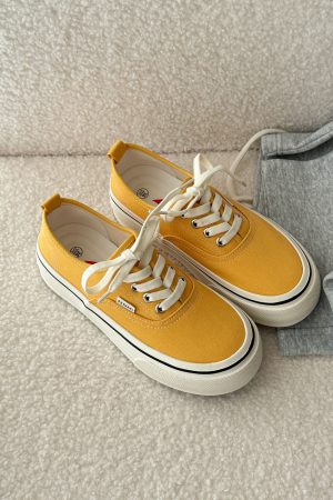 Retro Lace-Up Canvas Shoes for Women - 2025 Korean Style Streetwear Casual White Sneakers