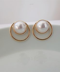 Retro Large Pearl Earrings for Women - Exaggerated Statement Jewelry, Chic Internet Celebrity Style, Light Luxury Accessory