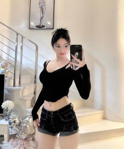 Retro Low-Waist Bodycon Denim Shorts - Slimming Fitted Hot Pants for Trendy Girls - 90s Inspired Versatile Style