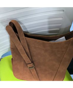 Retro Matte Water Bucket Bag for Women - 2025 Minimalist Large Capacity Commuting Underarm Casual Shoulder Crossbody Bag