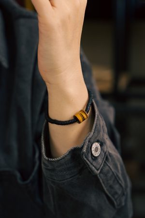 Retro Minimalist Black Sandalwood Bead Bracelet for Men and Women - Versatile Niche Jewelry Wristband