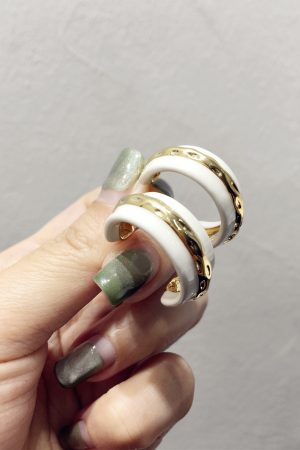 Retro Minimalist Color-Blocking Black and White Geometric Hoop Earrings for Autumn/Winter 2025