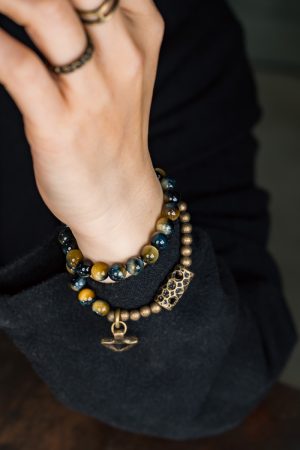 Retro Minimalist Double Circle Bracelet for Women with Unique Yellow Tiger Eye Stone Beads - Niche Design Jewelry for Men