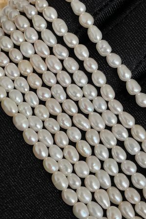 Retro Minimalist Freshwater Pearl Letter Necklace with Bamboo Joint Pattern Choker - Short Pendant for European and American Style
