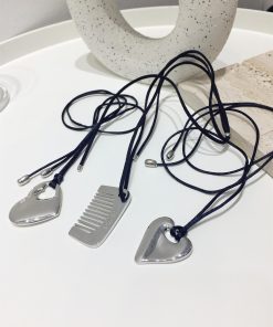 Retro Minimalist Silver Heart-Shaped Letter Comb Adjustable Necklace for Autumn & Winter Fashion Sweater Chain Pendant Accessory