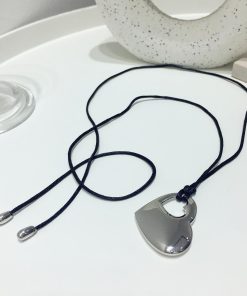 Retro Minimalist Silver Heart-Shaped Letter Comb Adjustable Necklace for Autumn & Winter Fashion Sweater Chain Pendant Accessory