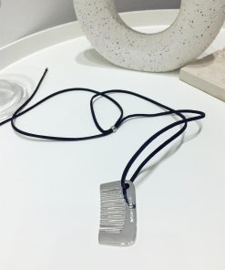 Retro Minimalist Silver Heart-Shaped Letter Comb Adjustable Necklace for Autumn & Winter Fashion Sweater Chain Pendant Accessory