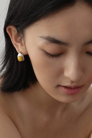 Retro Minimalist Silver Natural Stone Crescent Water Drop Earrings - Versatile Chinese Style Jewelry for Women