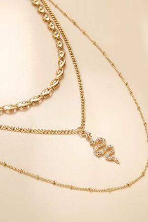 Retro Multi-Layer Metal Chain Snake Necklace - Minimalist Layered Accessory for Versatile Clavicle Styling