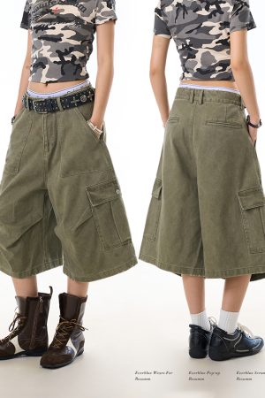 Retro Multi-Pocket Cargo Capris for Women - Loose Wide-Leg Casual Shorts, American High Street Style, Wrinkled Wash, Y2K Fashion