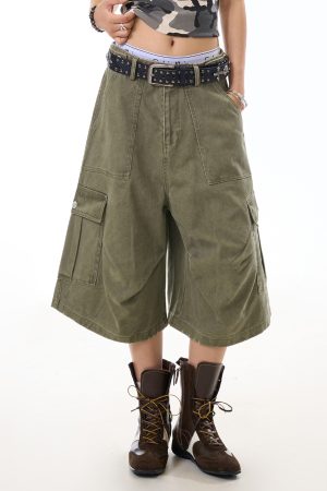 Retro Multi-Pocket Cargo Capris for Women - Loose Wide-Leg Casual Shorts, American High Street Style, Wrinkled Wash, Y2K Fashion