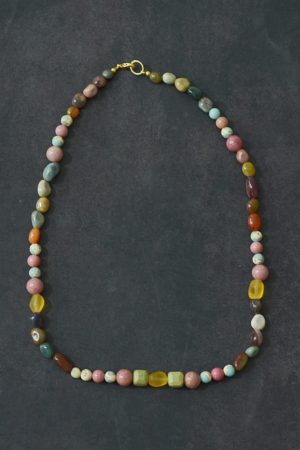 Retro Natural Stone Beaded Necklace for Women, Light Luxury Clavicle Chain, 2025 Fashion Trend