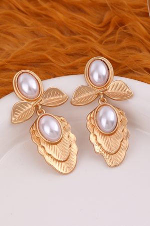 Retro Palace Style Stud Earrings for Women, Niche Design, High-Quality Temperament, Trendy 2025 Ear Accessories
