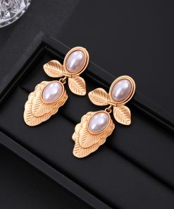 Retro Palace Style Stud Earrings for Women, Niche Design, High-Quality Temperament, Trendy 2025 Ear Accessories