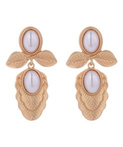 Retro Palace Style Stud Earrings for Women, Niche Design, High-Quality Temperament, Trendy 2025 Ear Accessories
