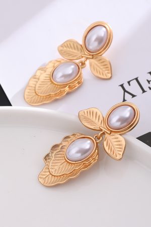Retro Palace Style Stud Earrings for Women, Niche Design, High-Quality Temperament, Trendy 2025 Ear Accessories