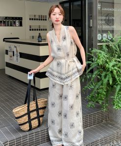 Retro Printed Waist-Cinching Vest and High-Waisted Wide-Leg Pants Two-Piece Set for Women - Trendy Summer Fashion 2025