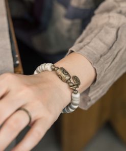 Retro Single-Loop Cow Bone Bracelet for Men, Antique Copper Bead, Personalized Trendy Accessory, Unique Fashion Statement