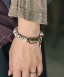 Retro Single-Loop Cow Bone Bracelet for Men, Antique Copper Bead, Personalized Trendy Accessory, Unique Fashion Statement