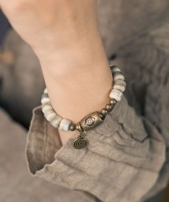 Retro Single-Loop Cow Bone Bracelet for Men, Antique Copper Bead, Personalized Trendy Accessory, Unique Fashion Statement