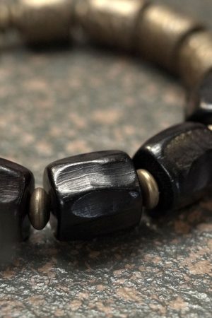 Retro Texture Black Sandalwood Bracelet for Men and Women â€“ Unique Non-Fish Design Fashion Jewelry