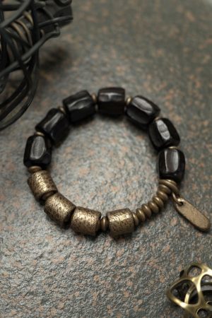 Retro Texture Black Sandalwood Bracelet for Men and Women â€“ Unique Non-Fish Design Fashion Jewelry