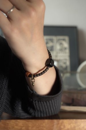 Retro Trendy Personalized Men's Bracelet - Versatile Black Ebony Wood Bead Circle Couples Accessory