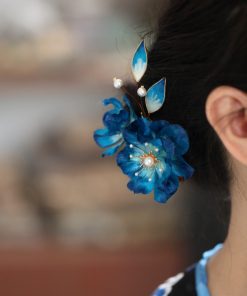 Retro Velvet Flower Hairpin Headdress - Ancient Style Hanfu Accessory for Qipao - Ming Dynasty Court Floral Ornament in Blue