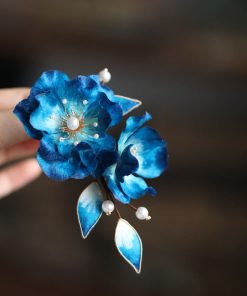 Retro Velvet Flower Hairpin Headdress - Ancient Style Hanfu Accessory for Qipao - Ming Dynasty Court Floral Ornament in Blue