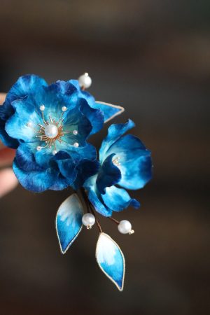 Retro Velvet Flower Hairpin Headdress - Ancient Style Hanfu Accessory for Qipao - Ming Dynasty Court Floral Ornament in Blue