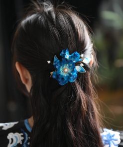 Retro Velvet Flower Hairpin Headdress - Ancient Style Hanfu Accessory for Qipao - Ming Dynasty Court Floral Ornament in Blue